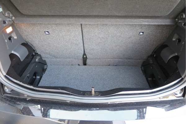 Volkswagen up! 1.0 BMT 60pk move up! , DAB+ radio, Maps&More , Airco , etc Cruisecontrol tegen €550,- meerprijs . Volkswagen up! 1.0 BMT 60pk move up! , DAB+ radio, Maps&More , Airco , etc Cruisecontrol tegen €550,- meerprijs .