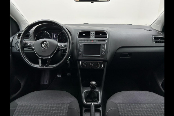 Volkswagen Polo Occasion 1.2 TSI Comfortline | Grijs | Airco | Tweedehands Volkswagen Polo | Zwarte velgen | Carplay Volkswagen Polo Occasion 1.2 TSI Comfortline | Grijs | Airco | Tweedehands Volkswagen Polo | Zwarte velgen | Carplay