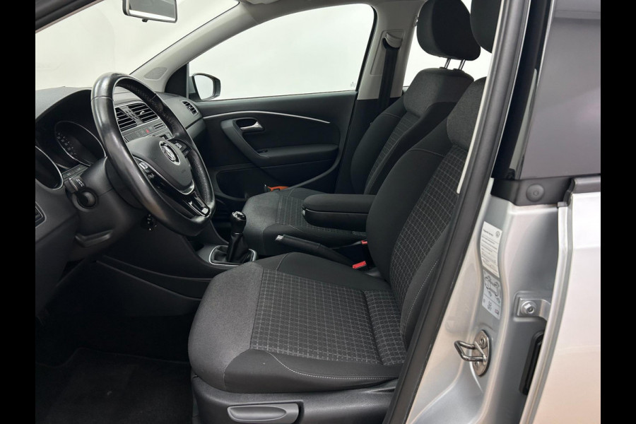Volkswagen Polo Occasion 1.2 TSI Comfortline | Grijs | Airco | Tweedehands Volkswagen Polo | Zwarte velgen | Carplay Volkswagen Polo Occasion 1.2 TSI Comfortline | Grijs | Airco | Tweedehands Volkswagen Polo | Zwarte velgen | Carplay