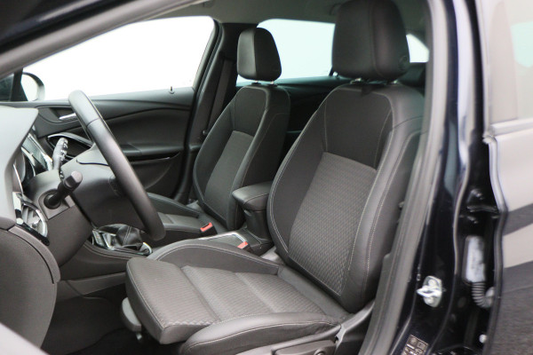 Opel Astra Sports Tourer 1.4 Innovation Climate, Camera, Cruise, LED, Apple Carplay, Rijstrooksensor, PDC, 16'' Opel Astra Sports Tourer 1.4 Innovation Climate, Camera, Cruise, LED, Apple Carplay, Rijstrooksensor, PDC, 16''