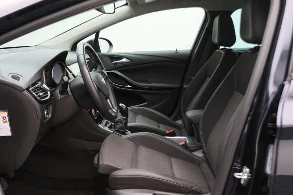 Opel Astra Sports Tourer 1.4 Innovation Climate, Camera, Cruise, LED, Apple Carplay, Rijstrooksensor, PDC, 16'' Opel Astra Sports Tourer 1.4 Innovation Climate, Camera, Cruise, LED, Apple Carplay, Rijstrooksensor, PDC, 16''