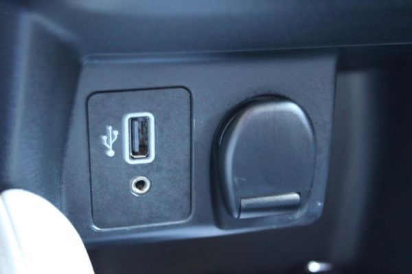 Nissan Micra 1.0 IG-T N-Connecta Automaat Pdc Stoelverw Carplay Nissan Micra 1.0 IG-T N-Connecta Automaat Pdc Stoelverw Carplay