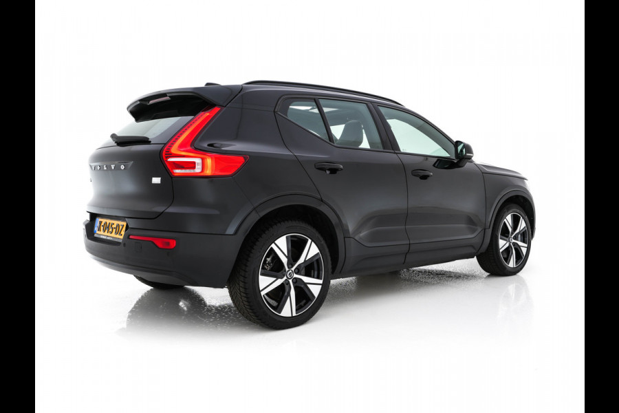 Volvo XC40 Recharge P8 AWD R-Design [ 3-Fase ] { SOH-89%} (INCL-BTW) *PANO | LEATHER-ALCANTARA | DIGI-COCKPIT | FULL-LED | PREMIUM-AUDIO | CARPLAY | KEYLESS | NAVI-FULLMAP | ECC | PDC | HEATED-SPORTSEATS | BLIS | PRIVACY-GLASS | 19''ALU*