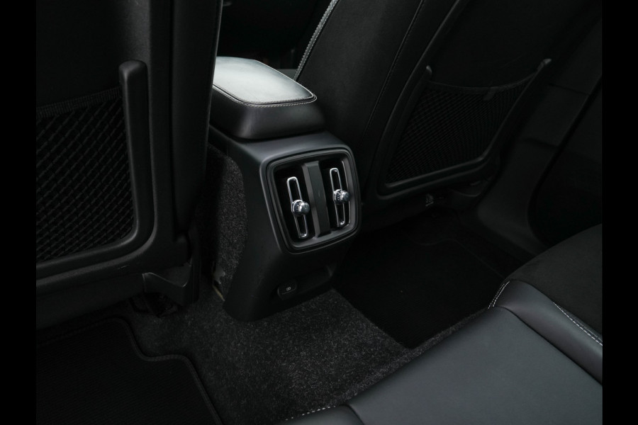 Volvo XC40 Recharge P8 AWD R-Design [ 3-Fase ] { SOH-89%} (INCL-BTW) *PANO | LEATHER-ALCANTARA | DIGI-COCKPIT | FULL-LED | PREMIUM-AUDIO | CARPLAY | KEYLESS | NAVI-FULLMAP | ECC | PDC | HEATED-SPORTSEATS | BLIS | PRIVACY-GLASS | 19''ALU*