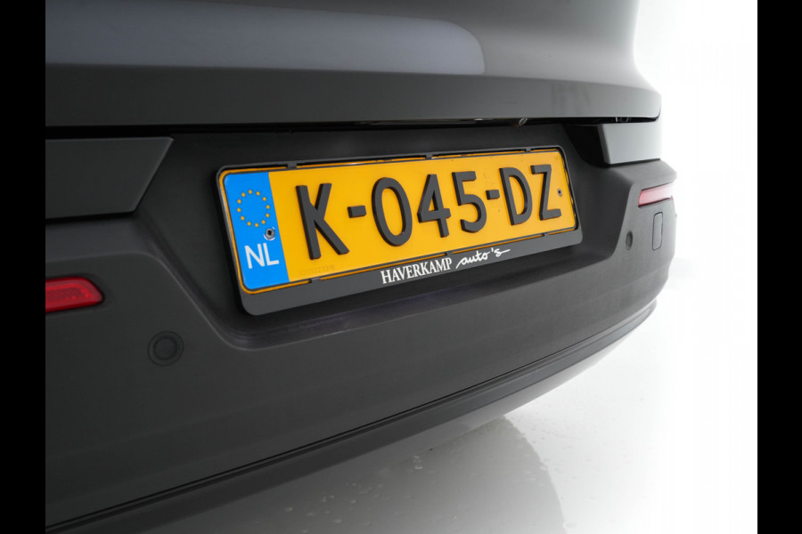 Volvo XC40 Recharge P8 AWD R-Design [ 3-Fase ] { SOH-89%} (INCL-BTW) *PANO | LEATHER-ALCANTARA | DIGI-COCKPIT | FULL-LED | PREMIUM-AUDIO | CARPLAY | KEYLESS | NAVI-FULLMAP | ECC | PDC | HEATED-SPORTSEATS | BLIS | PRIVACY-GLASS | 19''ALU*