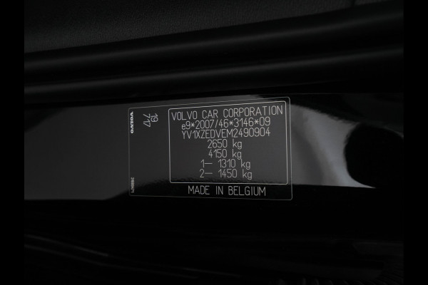 Volvo XC40 Recharge P8 AWD R-Design [ 3-Fase ] { SOH-89%} (INCL-BTW) *PANO | LEATHER-ALCANTARA | DIGI-COCKPIT | FULL-LED | PREMIUM-AUDIO | CARPLAY | KEYLESS | NAVI-FULLMAP | ECC | PDC | HEATED-SPORTSEATS | BLIS | PRIVACY-GLASS | 19''ALU*