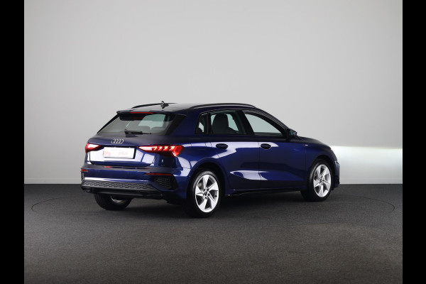 Audi A3 Sportback 40 TFSI e S-line 204pk | Leder fijnnappa S-logo ruitpatroon | Navigatie | Adaptive cruise contole | Stoelverwarming Audi A3 Sportback 40 TFSI e S-line 204pk | Leder fijnnappa S-logo ruitpatroon | Navigatie | Adaptive cruise contole | Stoelverwarming