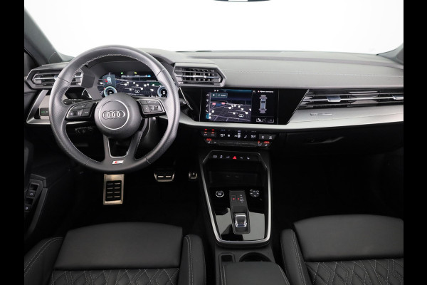 Audi A3 Sportback 40 TFSI e S-line 204pk | Leder fijnnappa S-logo ruitpatroon | Navigatie | Adaptive cruise contole | Stoelverwarming Audi A3 Sportback 40 TFSI e S-line 204pk | Leder fijnnappa S-logo ruitpatroon | Navigatie | Adaptive cruise contole | Stoelverwarming