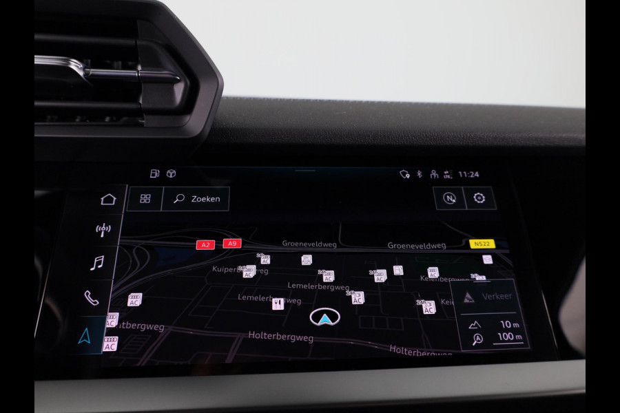 Audi A3 Sportback 40 TFSI e S-line 204pk | Leder fijnnappa S-logo ruitpatroon | Navigatie | Adaptive cruise contole | Stoelverwarming Audi A3 Sportback 40 TFSI e S-line 204pk | Leder fijnnappa S-logo ruitpatroon | Navigatie | Adaptive cruise contole | Stoelverwarming