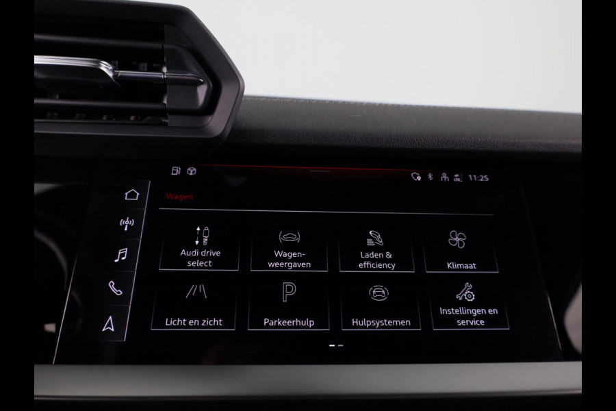 Audi A3 Sportback 40 TFSI e S-line 204pk | Leder fijnnappa S-logo ruitpatroon | Navigatie | Adaptive cruise contole | Stoelverwarming Audi A3 Sportback 40 TFSI e S-line 204pk | Leder fijnnappa S-logo ruitpatroon | Navigatie | Adaptive cruise contole | Stoelverwarming