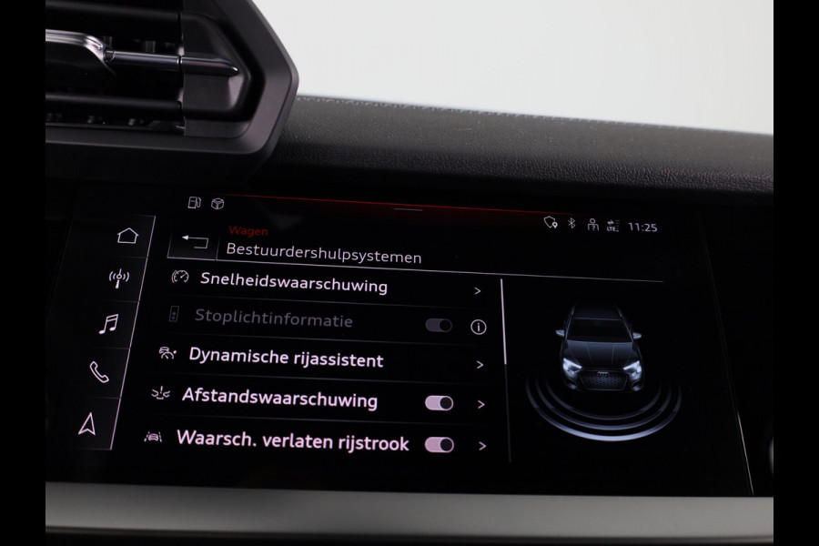 Audi A3 Sportback 40 TFSI e S-line 204pk | Leder fijnnappa S-logo ruitpatroon | Navigatie | Adaptive cruise contole | Stoelverwarming Audi A3 Sportback 40 TFSI e S-line 204pk | Leder fijnnappa S-logo ruitpatroon | Navigatie | Adaptive cruise contole | Stoelverwarming