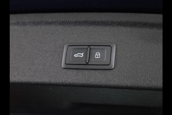Audi A3 Sportback 40 TFSI e S-line 204pk | Leder fijnnappa S-logo ruitpatroon | Navigatie | Adaptive cruise contole | Stoelverwarming Audi A3 Sportback 40 TFSI e S-line 204pk | Leder fijnnappa S-logo ruitpatroon | Navigatie | Adaptive cruise contole | Stoelverwarming