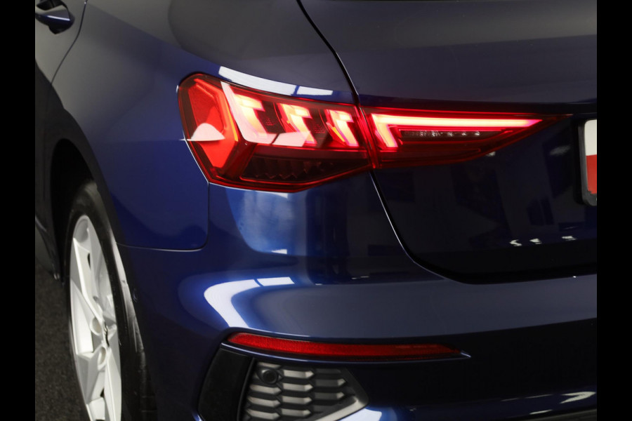 Audi A3 Sportback 40 TFSI e S-line 204pk | Leder fijnnappa S-logo ruitpatroon | Navigatie | Adaptive cruise contole | Stoelverwarming Audi A3 Sportback 40 TFSI e S-line 204pk | Leder fijnnappa S-logo ruitpatroon | Navigatie | Adaptive cruise contole | Stoelverwarming