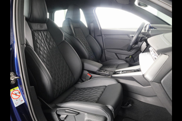 Audi A3 Sportback 40 TFSI e S-line 204pk | Leder fijnnappa S-logo ruitpatroon | Navigatie | Adaptive cruise contole | Stoelverwarming Audi A3 Sportback 40 TFSI e S-line 204pk | Leder fijnnappa S-logo ruitpatroon | Navigatie | Adaptive cruise contole | Stoelverwarming