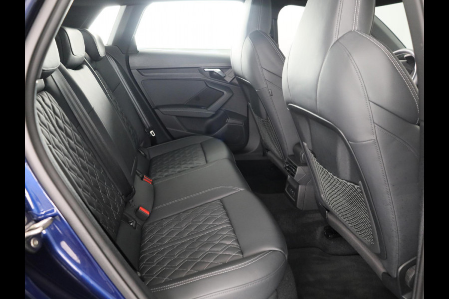 Audi A3 Sportback 40 TFSI e S-line 204pk | Leder fijnnappa S-logo ruitpatroon | Navigatie | Adaptive cruise contole | Stoelverwarming Audi A3 Sportback 40 TFSI e S-line 204pk | Leder fijnnappa S-logo ruitpatroon | Navigatie | Adaptive cruise contole | Stoelverwarming
