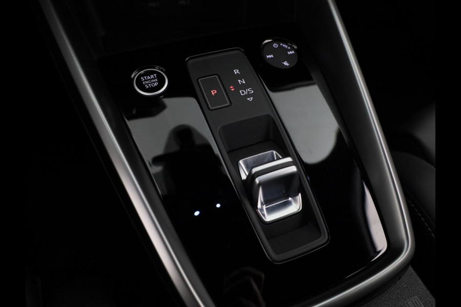 Audi A3 Sportback 40 TFSI e S-line 204pk | Leder fijnnappa S-logo ruitpatroon | Navigatie | Adaptive cruise contole | Stoelverwarming Audi A3 Sportback 40 TFSI e S-line 204pk | Leder fijnnappa S-logo ruitpatroon | Navigatie | Adaptive cruise contole | Stoelverwarming