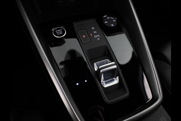 Audi A3 Sportback 40 TFSI e S-line 204pk | Leder fijnnappa S-logo ruitpatroon | Navigatie | Adaptive cruise contole | Stoelverwarming Audi A3 Sportback 40 TFSI e S-line 204pk | Leder fijnnappa S-logo ruitpatroon | Navigatie | Adaptive cruise contole | Stoelverwarming