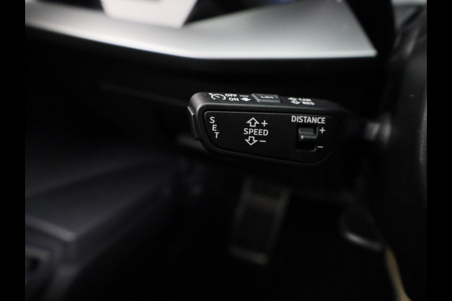 Audi A3 Sportback 40 TFSI e S-line 204pk | Leder fijnnappa S-logo ruitpatroon | Navigatie | Adaptive cruise contole | Stoelverwarming Audi A3 Sportback 40 TFSI e S-line 204pk | Leder fijnnappa S-logo ruitpatroon | Navigatie | Adaptive cruise contole | Stoelverwarming
