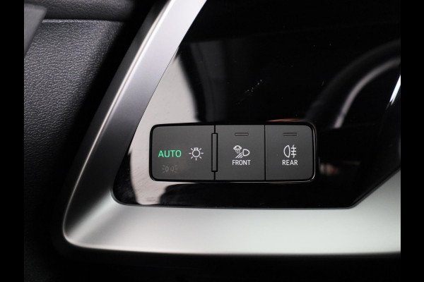Audi A3 Sportback 40 TFSI e S-line 204pk | Leder fijnnappa S-logo ruitpatroon | Navigatie | Adaptive cruise contole | Stoelverwarming Audi A3 Sportback 40 TFSI e S-line 204pk | Leder fijnnappa S-logo ruitpatroon | Navigatie | Adaptive cruise contole | Stoelverwarming