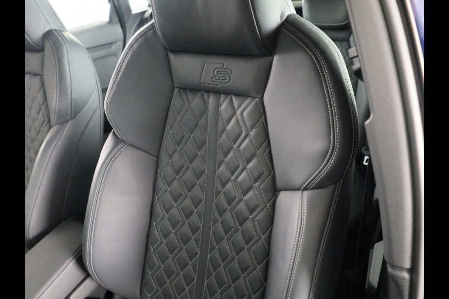 Audi A3 Sportback 40 TFSI e S-line 204pk | Leder fijnnappa S-logo ruitpatroon | Navigatie | Adaptive cruise contole | Stoelverwarming Audi A3 Sportback 40 TFSI e S-line 204pk | Leder fijnnappa S-logo ruitpatroon | Navigatie | Adaptive cruise contole | Stoelverwarming