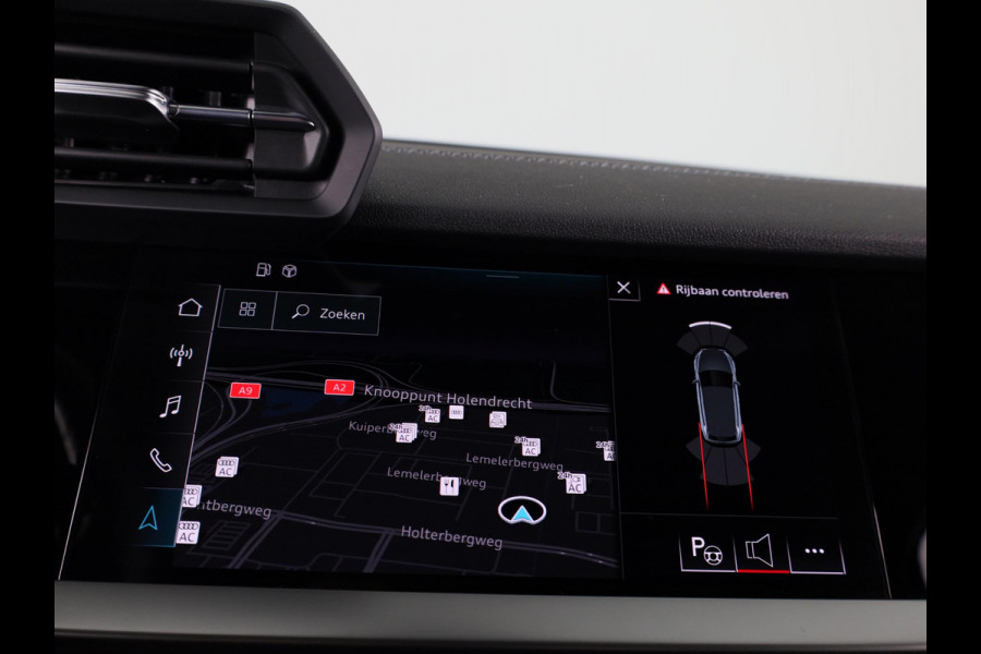 Audi A3 Sportback 40 TFSI e S-line 204pk | Leder fijnnappa S-logo ruitpatroon | Navigatie | Adaptive cruise contole | Stoelverwarming Audi A3 Sportback 40 TFSI e S-line 204pk | Leder fijnnappa S-logo ruitpatroon | Navigatie | Adaptive cruise contole | Stoelverwarming