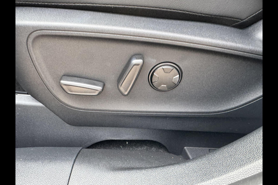 Ford Kuga 2.5 PHEV ST-Line X | 243pk | Driver Assistance Pack | Black Package | Winterpack | Adaptieve Matrix LED koplampen met Coast to Coast | Wegklapbare Trekhaak | AGR Stoelen