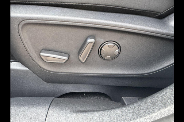 Ford Kuga 2.5 PHEV ST-Line X | 243pk | Driver Assistance Pack | Black Package | Winterpack | Adaptieve Matrix LED koplampen met Coast to Coast | Wegklapbare Trekhaak | AGR Stoelen