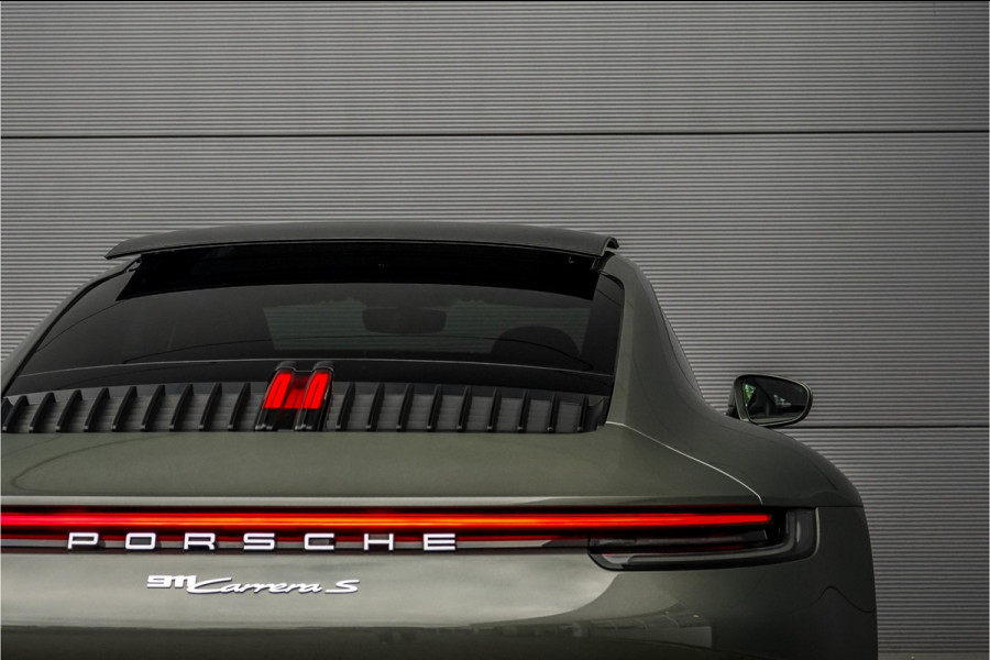 Porsche 911 3.0 Carrera S Pano Bose Sportuitlaat Aventurin Gruen