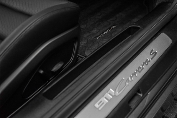 Porsche 911 3.0 Carrera S Pano Bose Sportuitlaat Aventurin Gruen