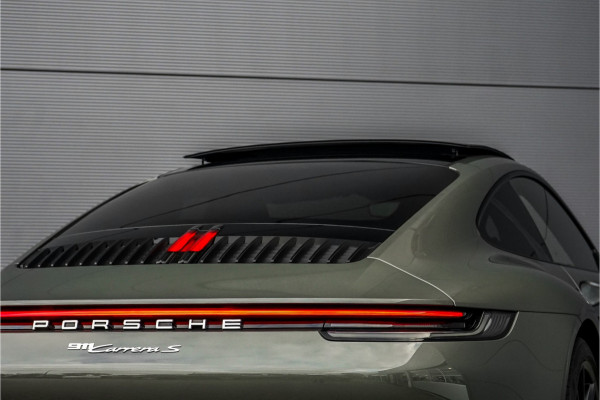 Porsche 911 3.0 Carrera S Pano Bose Sportuitlaat Aventurin Gruen