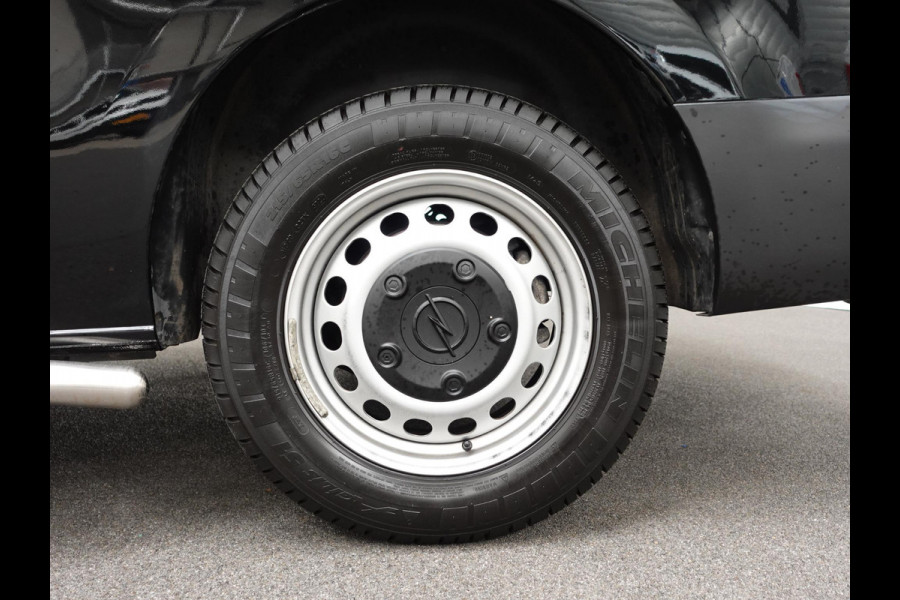 Opel Vivaro 2.0 CDTI L3H1 Edition Automaat Airco ECC Navigatie Cruise Control PDC+Camera Trekhaak