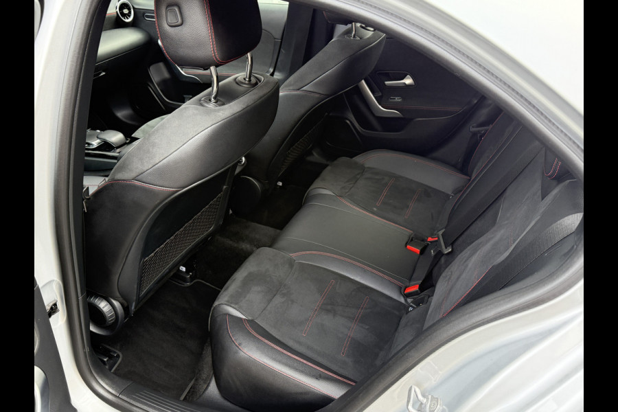 Mercedes-Benz A-Klasse 200 Launch Edition Premium | AMG Line | Panoramadak | LED Performance Mercedes-Benz A-Klasse 200 Launch Edition Premium | AMG Line | Panoramadak | LED Performance