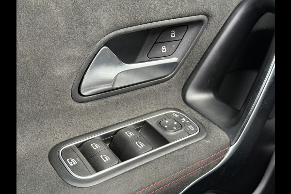 Mercedes-Benz A-Klasse 200 Launch Edition Premium | AMG Line | Panoramadak | LED Performance Mercedes-Benz A-Klasse 200 Launch Edition Premium | AMG Line | Panoramadak | LED Performance