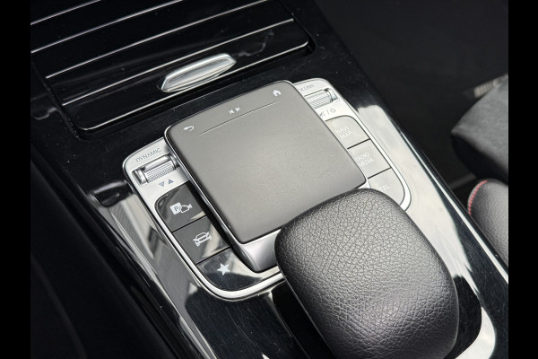 Mercedes-Benz A-Klasse 200 Launch Edition Premium | AMG Line | Panoramadak | LED Performance Mercedes-Benz A-Klasse 200 Launch Edition Premium | AMG Line | Panoramadak | LED Performance