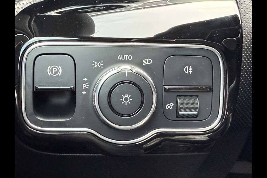 Mercedes-Benz A-Klasse 200 Launch Edition Premium | AMG Line | Panoramadak | LED Performance Mercedes-Benz A-Klasse 200 Launch Edition Premium | AMG Line | Panoramadak | LED Performance