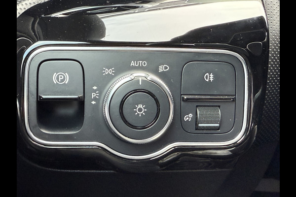 Mercedes-Benz A-Klasse 200 Launch Edition Premium | AMG Line | Panoramadak | LED Performance Mercedes-Benz A-Klasse 200 Launch Edition Premium | AMG Line | Panoramadak | LED Performance