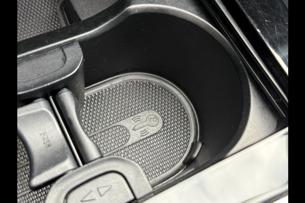 Mercedes-Benz A-Klasse 200 Launch Edition Premium | AMG Line | Panoramadak | LED Performance Mercedes-Benz A-Klasse 200 Launch Edition Premium | AMG Line | Panoramadak | LED Performance