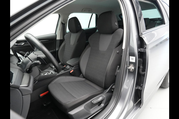 Škoda Octavia Combi 1.4 TSI iV 204pk PHEV Business Edition Navigatie Wegkl.trekhaal Pdc Virtual Cockpit Carplay 321 Škoda Octavia Combi 1.4 TSI iV 204pk PHEV Business Edition Navigatie Wegkl.trekhaal Pdc Virtual Cockpit Carplay 321