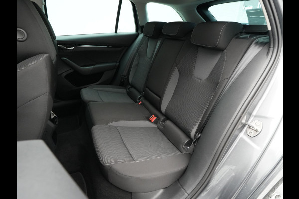 Škoda Octavia Combi 1.4 TSI iV 204pk PHEV Business Edition Navigatie Wegkl.trekhaal Pdc Virtual Cockpit Carplay 321 Škoda Octavia Combi 1.4 TSI iV 204pk PHEV Business Edition Navigatie Wegkl.trekhaal Pdc Virtual Cockpit Carplay 321
