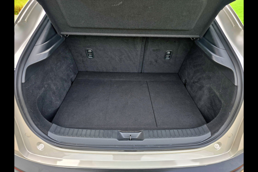Mazda CX-30 2.5 e-SkyActiv-G M Hybrid Centre-line - 140 Pk - ParkeerCamera - Stoelverwarming - Navi Mazda CX-30 2.5 e-SkyActiv-G M Hybrid Centre-line - 140 Pk - ParkeerCamera - Stoelverwarming - Navi