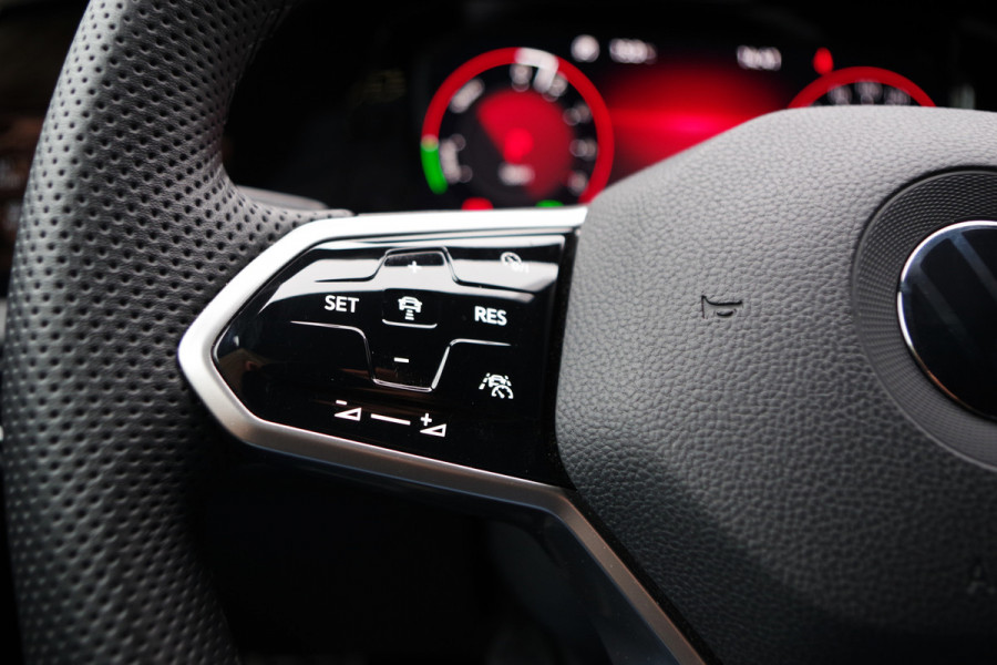 Volkswagen Golf 1.4 eHybrid GTE 245 PK PHEV, Adap. Cruise Control, LED, Camera, Stoelverwarming Volkswagen Golf 1.4 eHybrid GTE 245 PK PHEV, Adap. Cruise Control, LED, Camera, Stoelverwarming