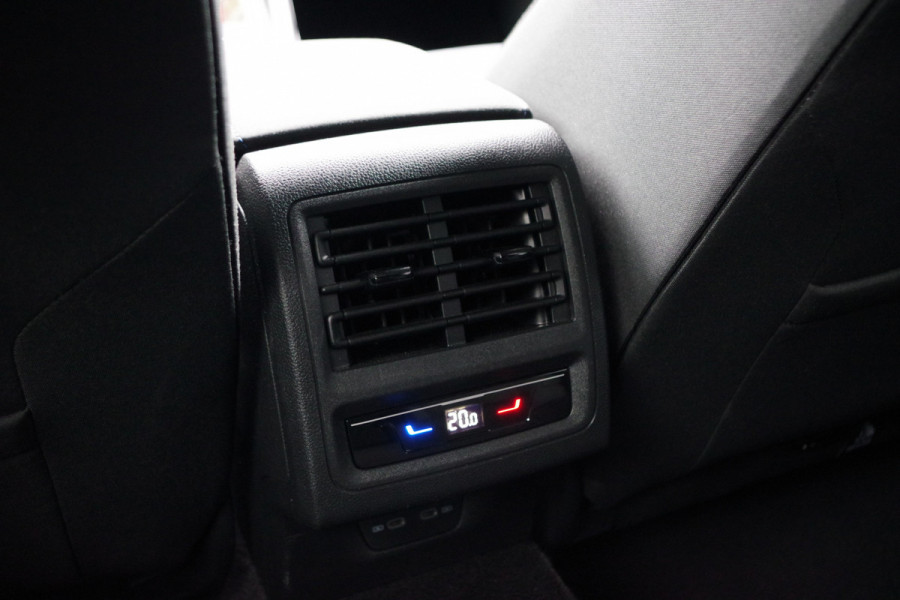 Volkswagen Golf 1.4 eHybrid GTE 245 PK PHEV, Adap. Cruise Control, LED, Camera, Stoelverwarming Volkswagen Golf 1.4 eHybrid GTE 245 PK PHEV, Adap. Cruise Control, LED, Camera, Stoelverwarming