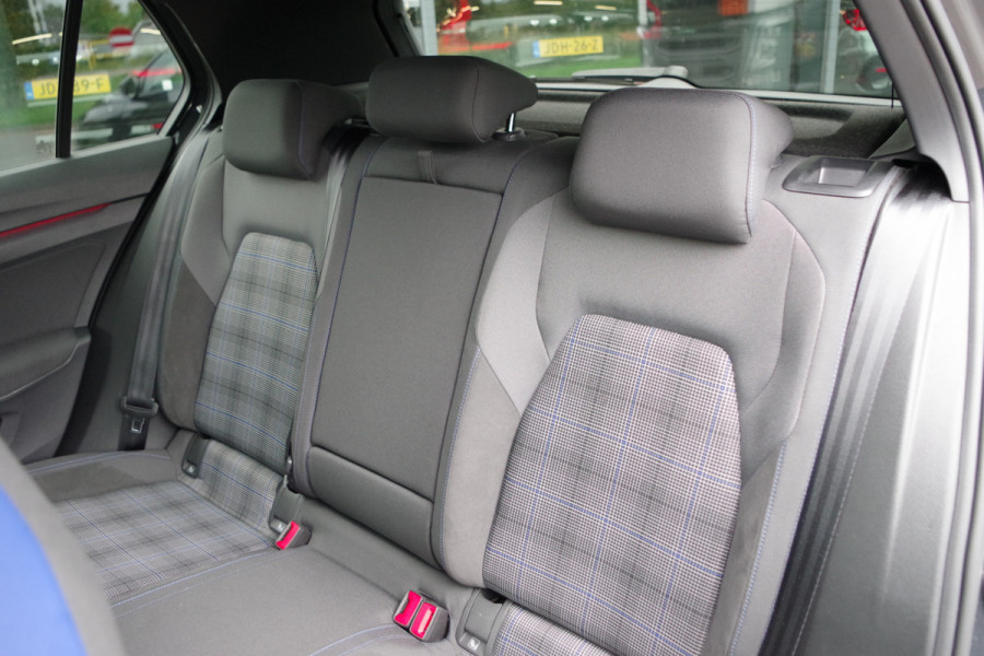 Volkswagen Golf 1.4 eHybrid GTE 245 PK PHEV, Adap. Cruise Control, LED, Camera, Stoelverwarming Volkswagen Golf 1.4 eHybrid GTE 245 PK PHEV, Adap. Cruise Control, LED, Camera, Stoelverwarming
