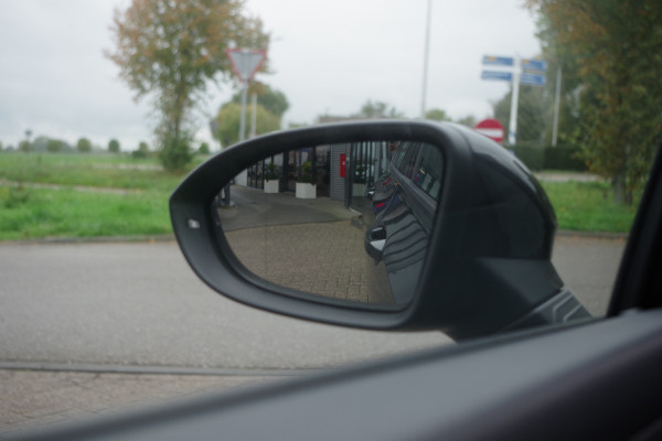 Volkswagen Golf 1.4 eHybrid GTE 245 PK PHEV, Adap. Cruise Control, LED, Camera, Stoelverwarming Volkswagen Golf 1.4 eHybrid GTE 245 PK PHEV, Adap. Cruise Control, LED, Camera, Stoelverwarming