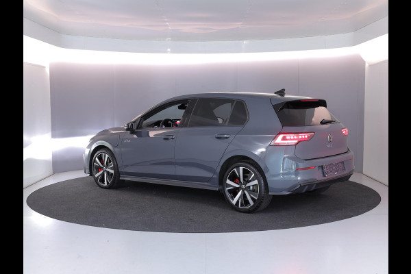 Volkswagen Golf 1.5 eHybrid GTE 272 pk Automaat (DSG) | Sportpakket | Panoramadak | Lederen bekleding | Elektr. trekhaak | Parkeersensoren | Blackstyle | Stoelverwarming |