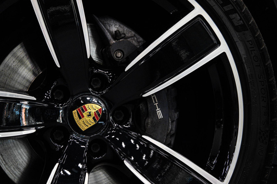 Porsche Cayenne 3.0 E-Hybrid *Sport-Chrono / PASM / Panorama / BOSE / Soft-Close / Surround-view* Porsche Cayenne 3.0 E-Hybrid *Sport-Chrono / PASM / Panorama / BOSE / Soft-Close / Surround-view*