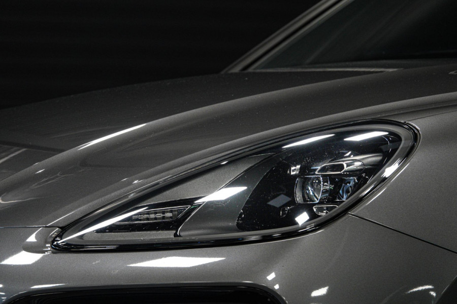 Porsche Cayenne 3.0 E-Hybrid *Sport-Chrono / PASM / Panorama / BOSE / Soft-Close / Surround-view* Porsche Cayenne 3.0 E-Hybrid *Sport-Chrono / PASM / Panorama / BOSE / Soft-Close / Surround-view*