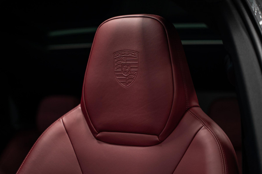 Porsche Cayenne 3.0 E-Hybrid *Sport-Chrono / PASM / Panorama / BOSE / Soft-Close / Surround-view* Porsche Cayenne 3.0 E-Hybrid *Sport-Chrono / PASM / Panorama / BOSE / Soft-Close / Surround-view*