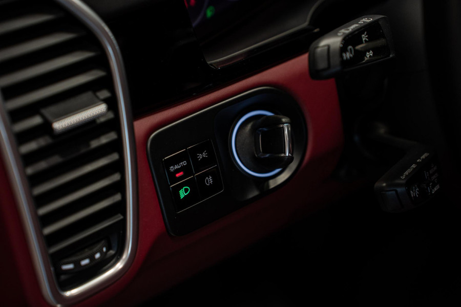 Porsche Cayenne 3.0 E-Hybrid *Sport-Chrono / PASM / Panorama / BOSE / Soft-Close / Surround-view* Porsche Cayenne 3.0 E-Hybrid *Sport-Chrono / PASM / Panorama / BOSE / Soft-Close / Surround-view*