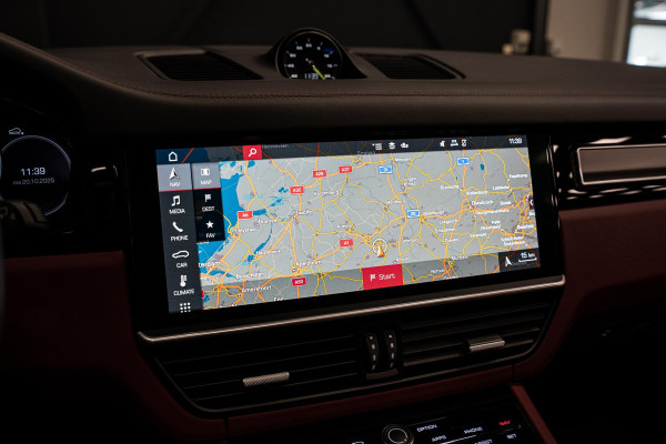 Porsche Cayenne 3.0 E-Hybrid *Sport-Chrono / PASM / Panorama / BOSE / Soft-Close / Surround-view* Porsche Cayenne 3.0 E-Hybrid *Sport-Chrono / PASM / Panorama / BOSE / Soft-Close / Surround-view*